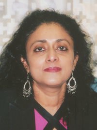 a picture showing Dr. Shanthi Paramothayan